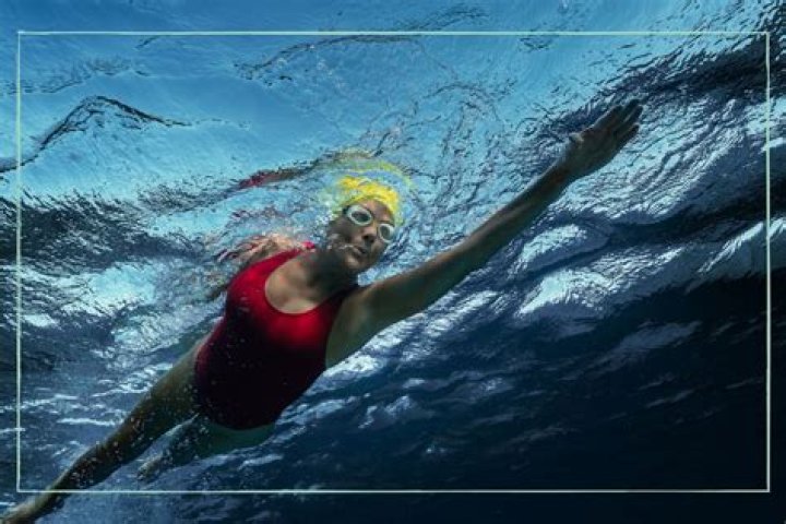 Diana Nyad: The Unstoppable Distance Swimmer