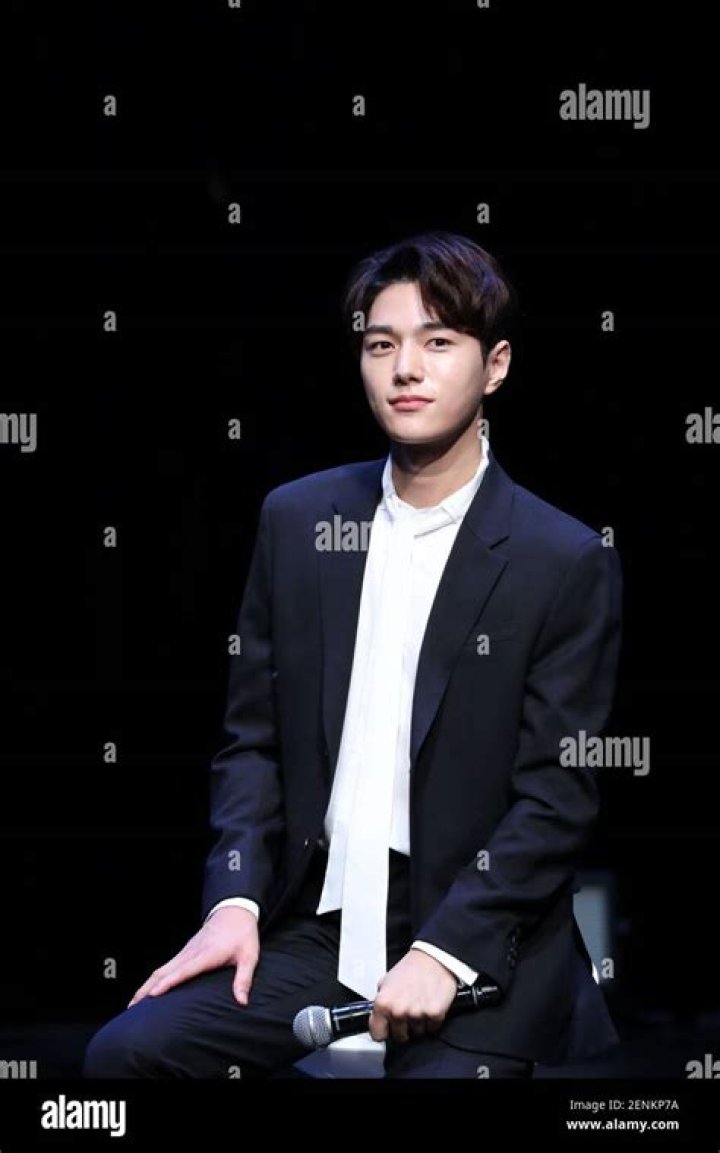 Kim Myung Soo's Marriage: Rumors And Facts